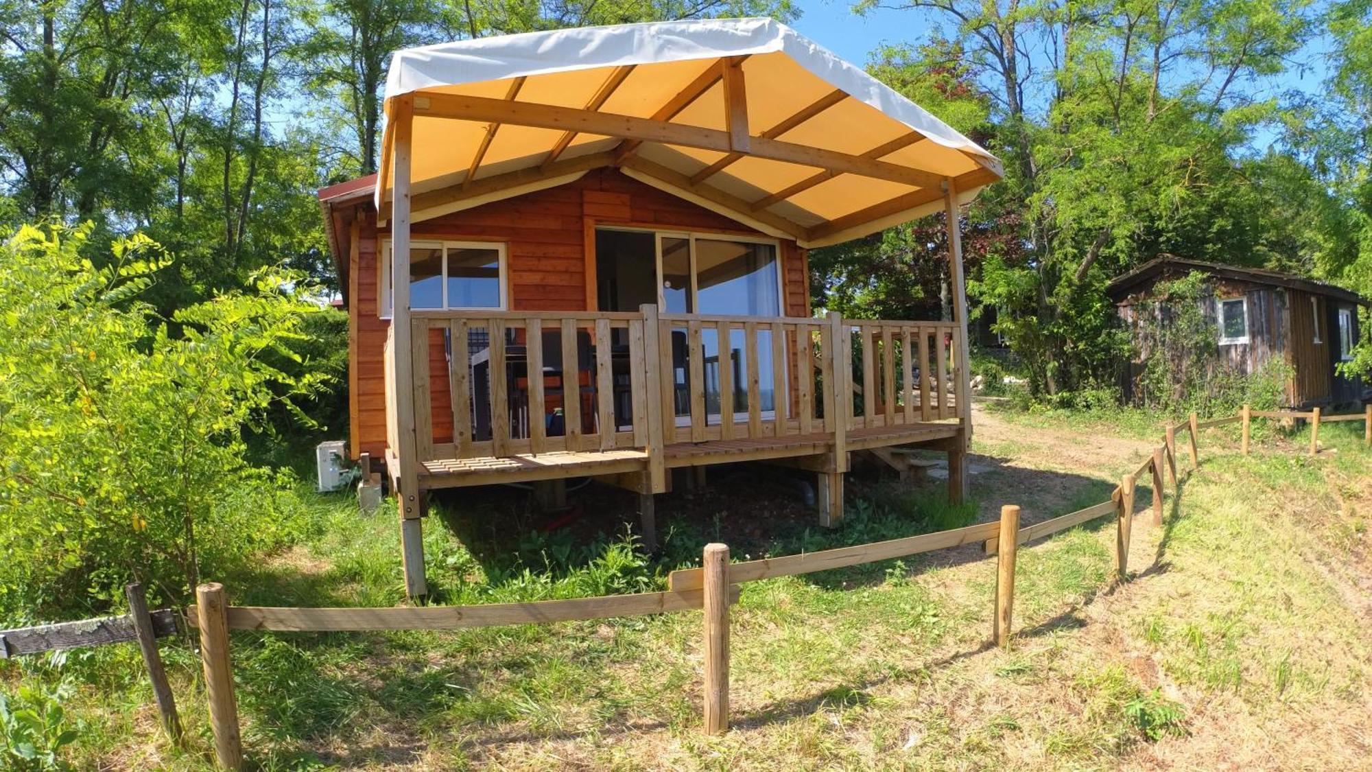 Camping Les Terrasses De Dordogne Rouffignac Saint-Cernin Exterior foto