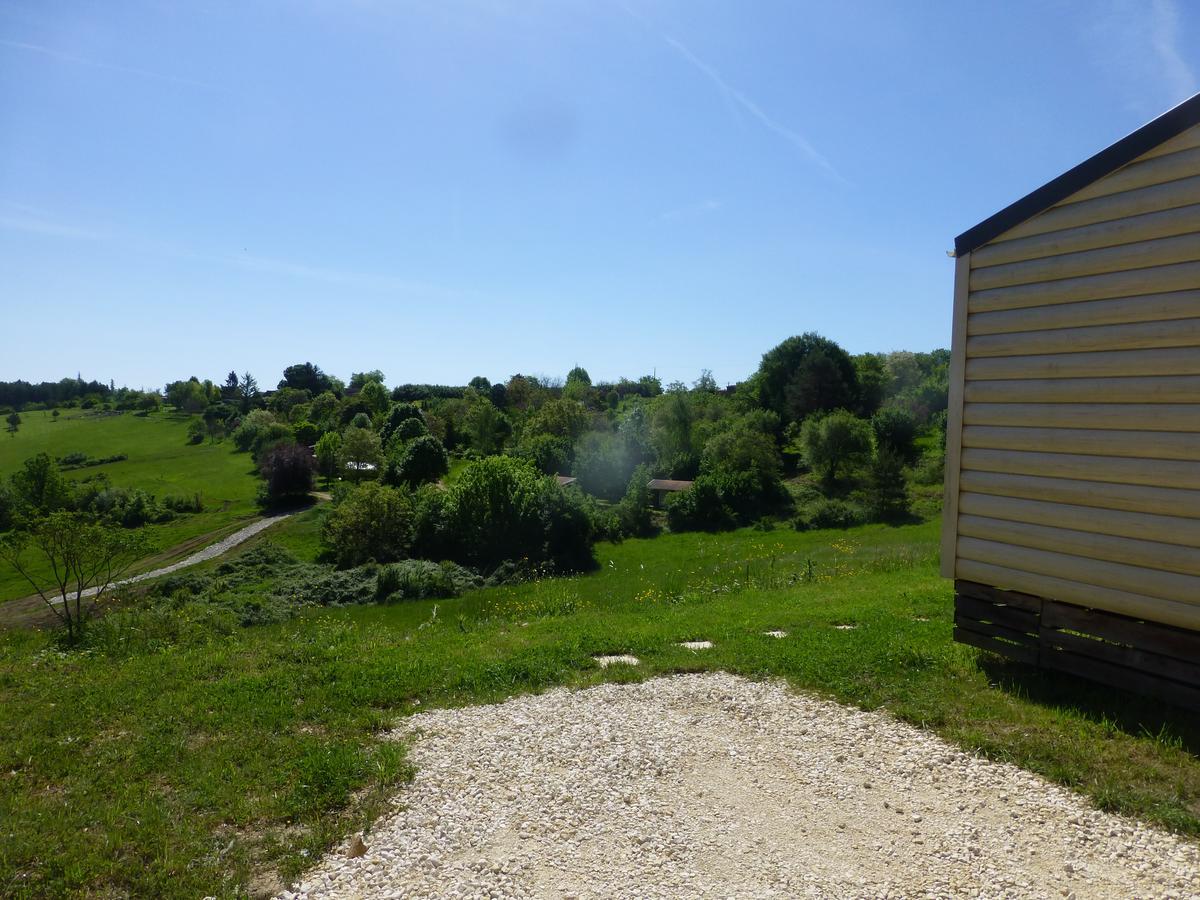 Camping Les Terrasses De Dordogne Rouffignac Saint-Cernin Exterior foto