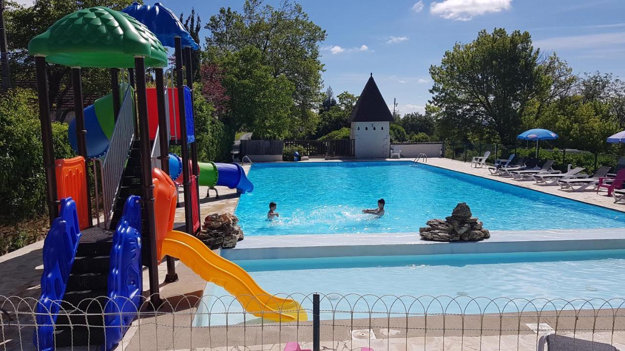 Camping Les Terrasses De Dordogne Rouffignac Saint-Cernin Exterior foto